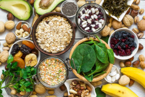 Foods that are good sources of magnesium include spinach, almonds, cashews, soy, black beans, whole grains, yogurt, and avocados.